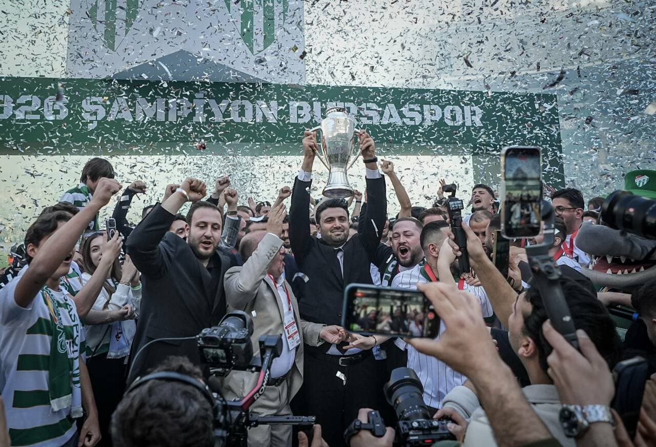 Bursaspor'dan Tarihi Şampiyonluğun 16. Yılında Süper Lig'e Dönüş Sinyalleri
