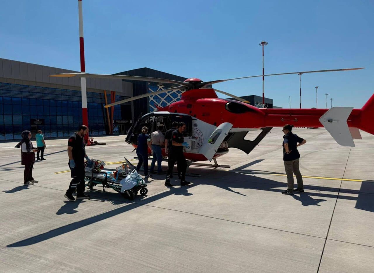 4 Aylık Kalp Hastası Bebek Ambulans Helikopterle İstanbul'a Sevk Edildi