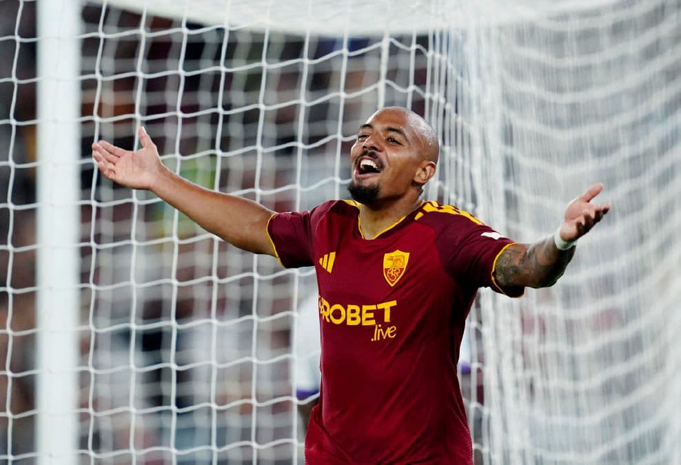 Roma, Serie A Sezonuna Malen'in Hat-trick'iyle Başladı: Fiorentina'yı 4-0 Mağlup Etti