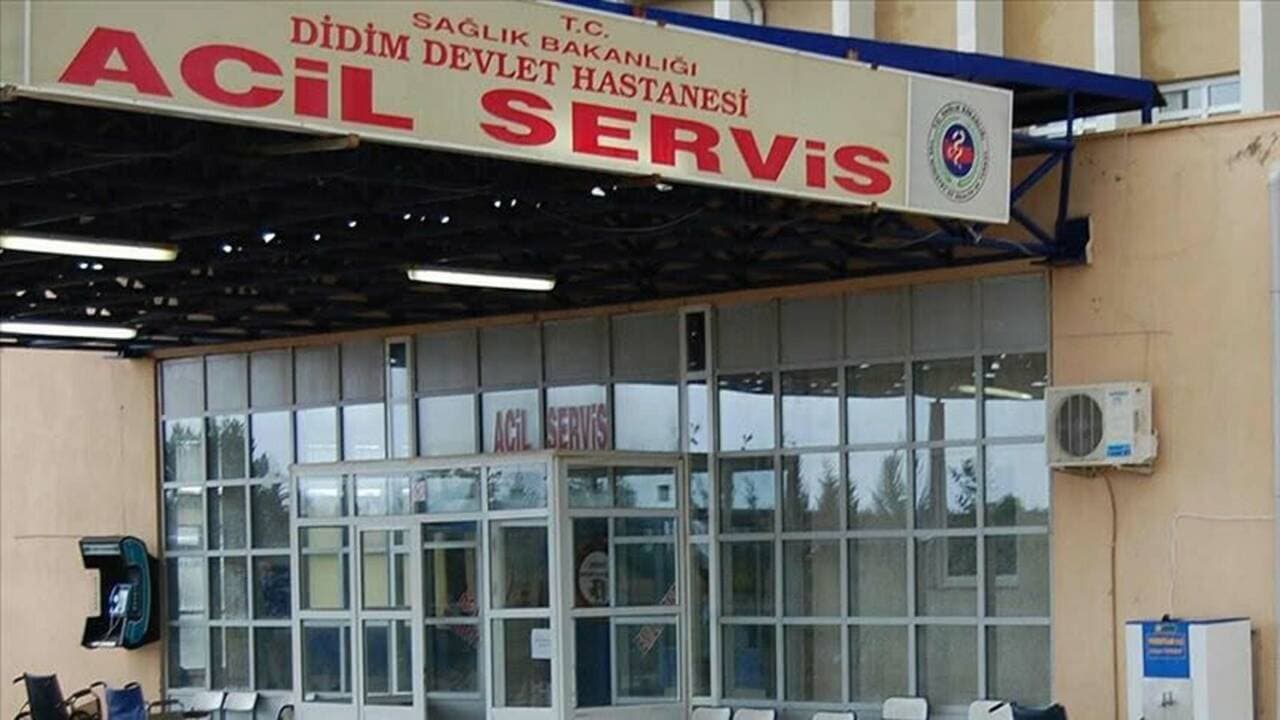 Aydın Didim'de denizde arama yapan Sahil Güvenlik botu.