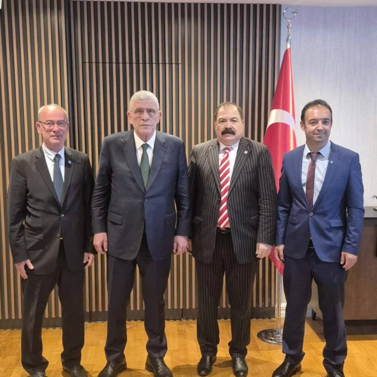 İYİ Parti Bursa'da Teşkilatlara Çağrı: "Siyaset Oyununda Kalın"
