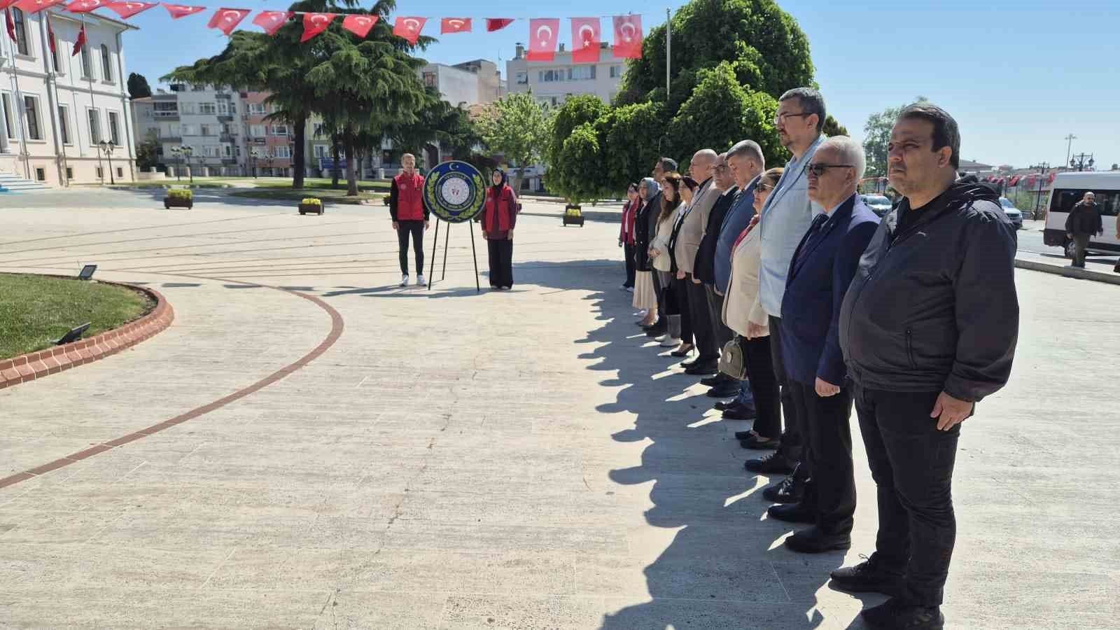 Tekirdağ'da 19 Mayıs Coşkusu: Gençlik Haftası Töreninde İstiklal Marşı'na Vatandaşlar da Eşlik Etti