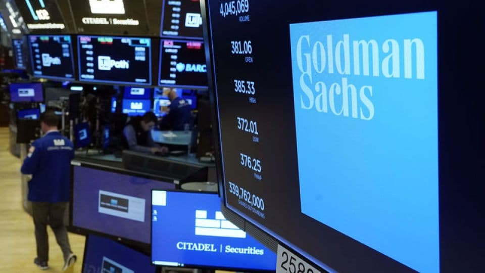 Goldman Sachs logosu ve finansal verilerin gösterildiği bir borsa ekranı.