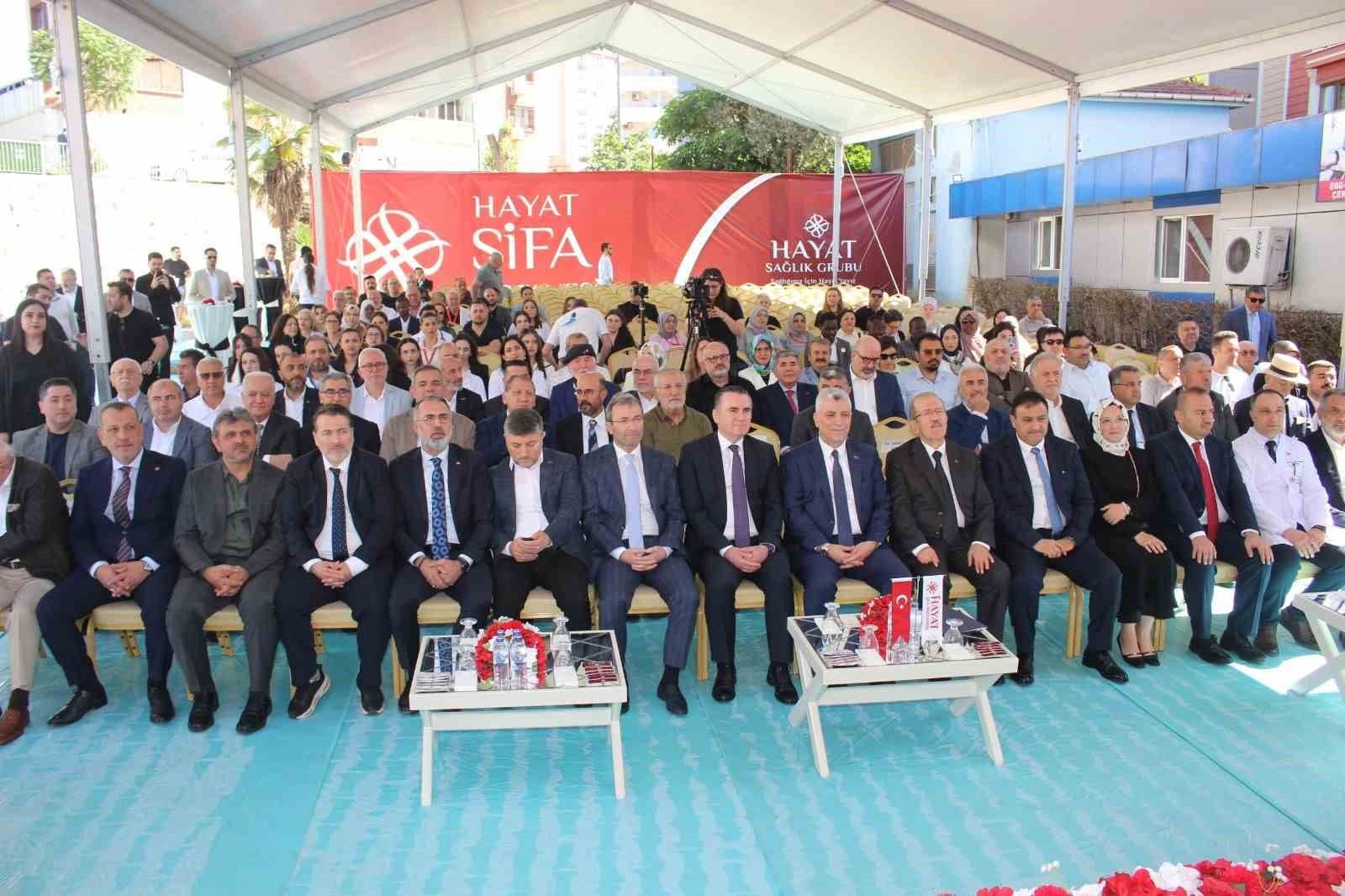 Bursa Kökenli Hayat Sağlık Grubu'nun İstanbul'daki Hastanesi 30. Yılını Kutladı: Bakan Bolat'tan Sağlık Turizmi Vurgusu