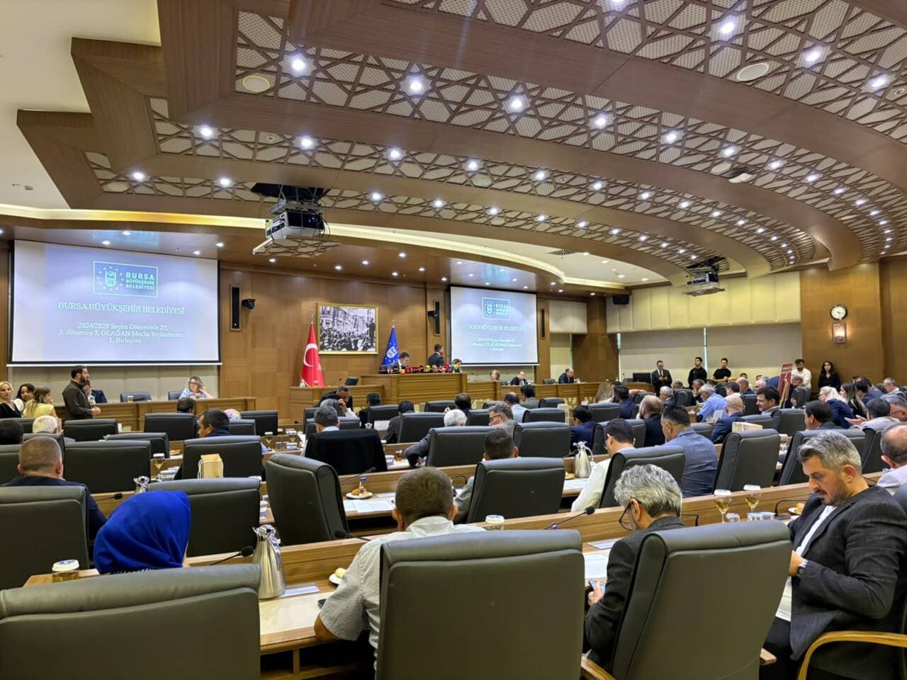 Bursa Büyükşehir Meclisi'nde Kosova'ya İtfaiye Aracı Hibesi Tartışması