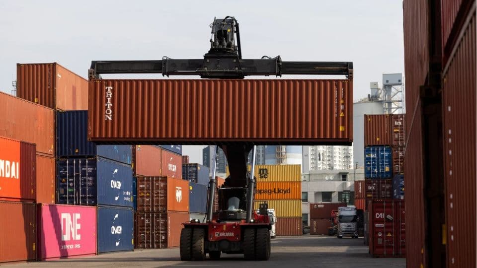 Türkiye'den Tarihi İhracat Rekoru: Bir Günde 2.4 Milyar Doları Aştı