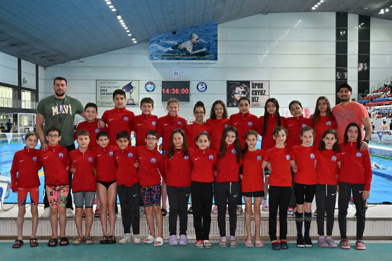 Yıldırım Belediyesporlu Genç Yüzücüler Bursa'da 149 Madalya Kazandı