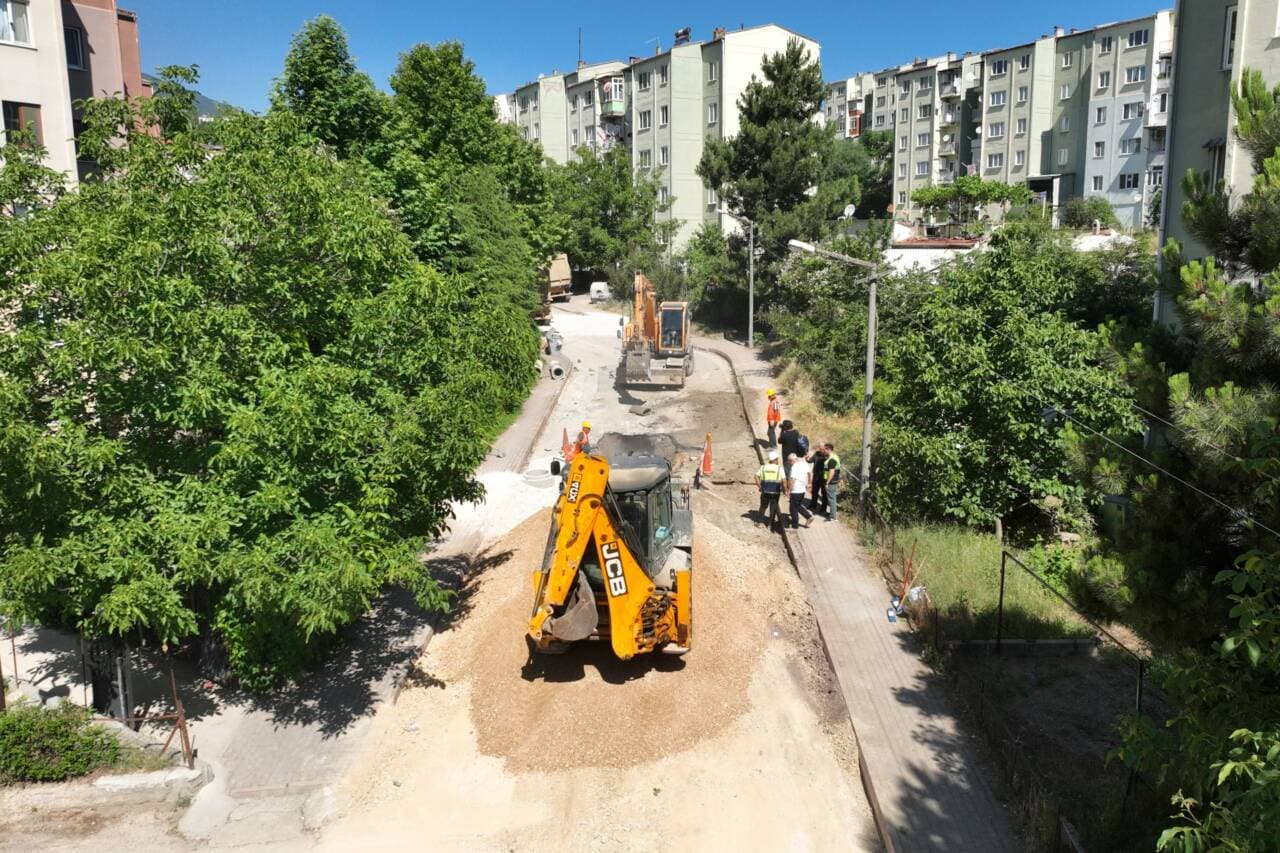 İnegöl'de Altyapı Çalışmaları Hız Kesmiyor: Yeniceköy ve Akhisar'a Yeni Hatlar