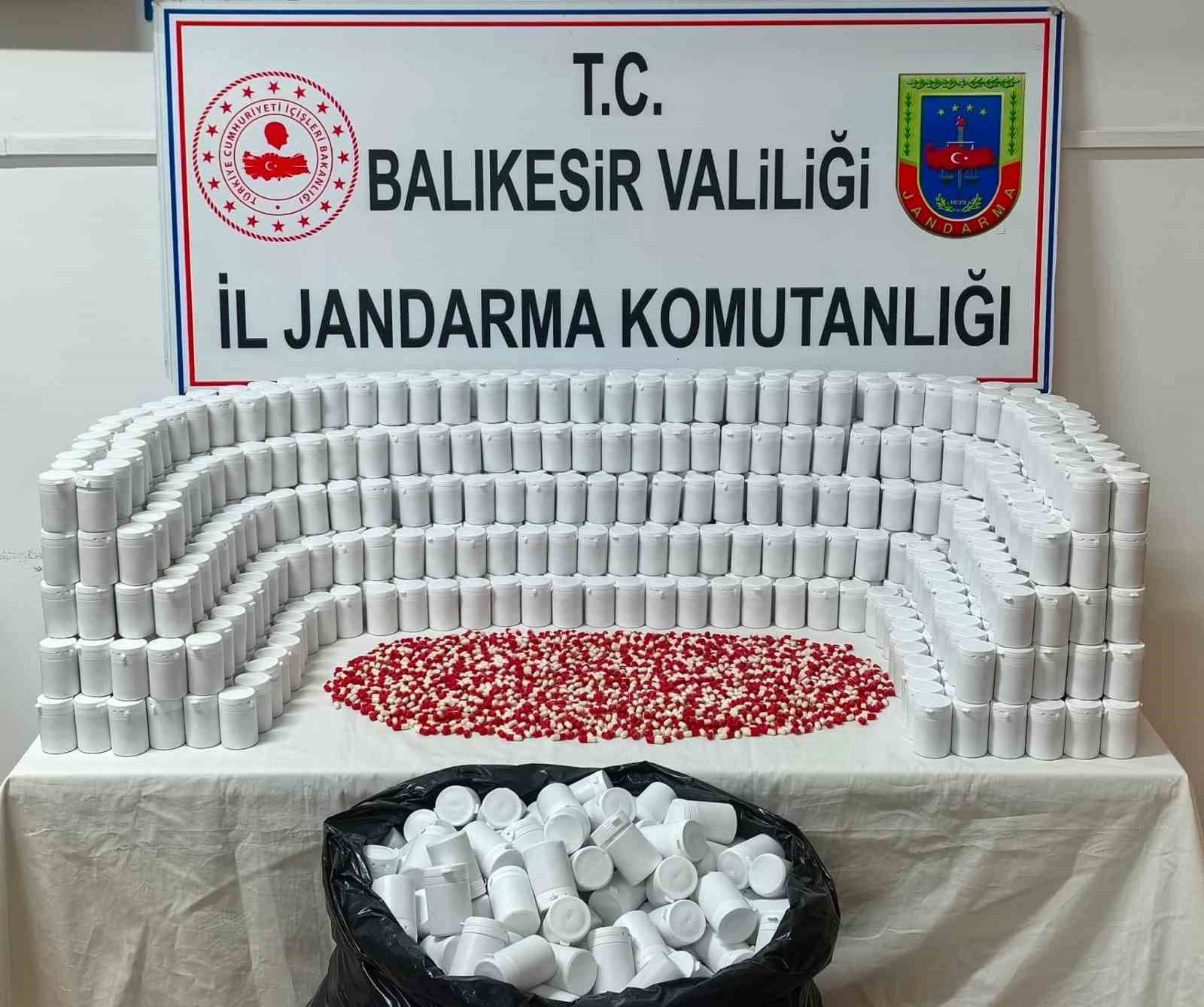 Balıkesir'de Büyük Narkotik Operasyonu: 78 Bin Hap ve 1 Milyon Lira Ele Geçirildi