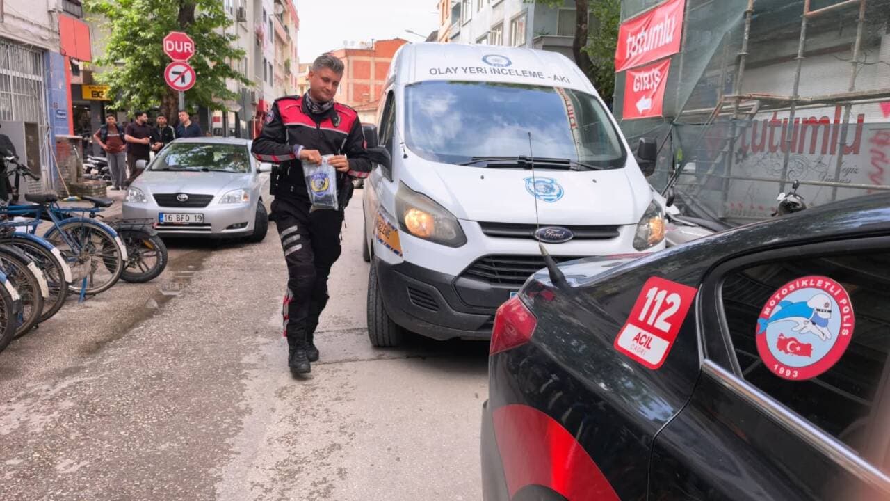 Bursa'da Polisten Kaçan Şüpheli Yakalandı: Ruhsatsız Tabanca Ele Geçirildi