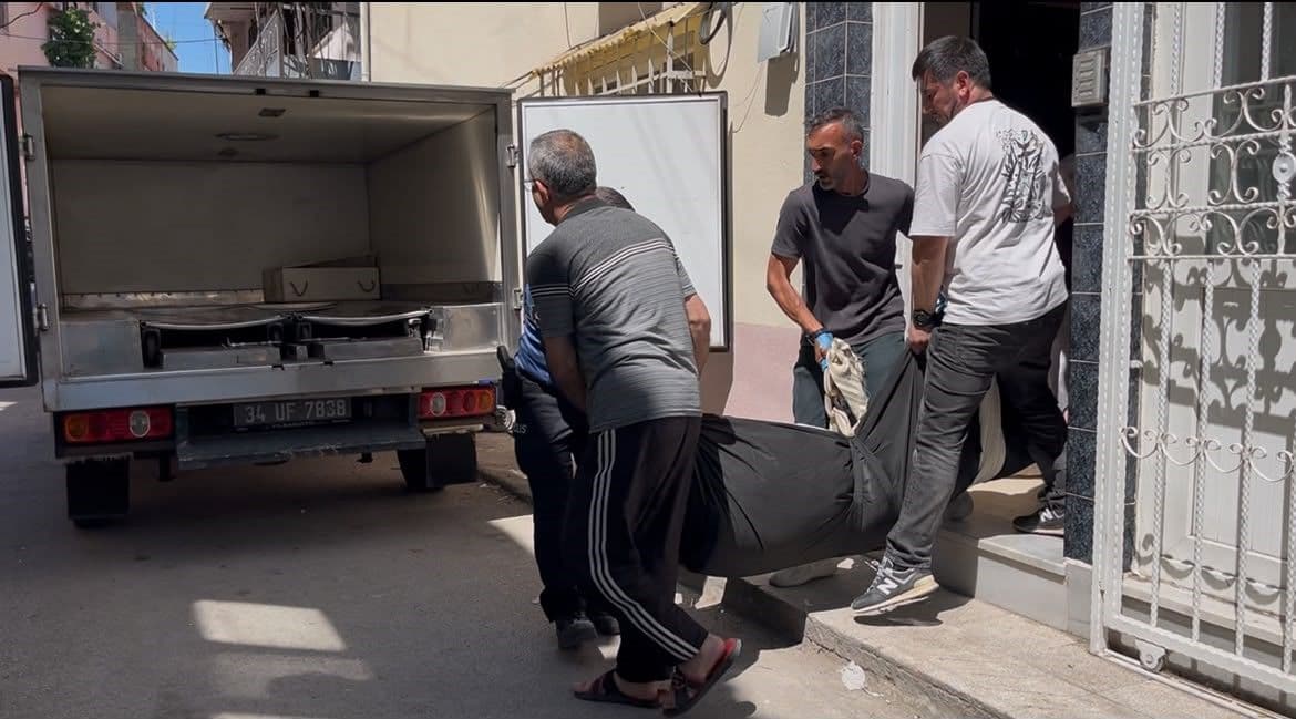 Bursa Osmangazi'de Merdivenlerden Düşen Adam Hayatını Kaybetti