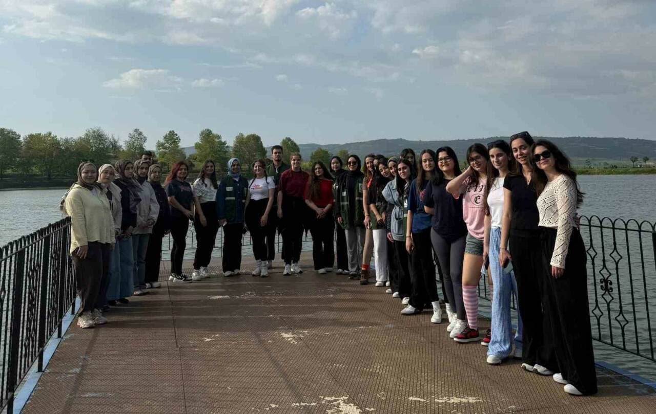 Bursa'da bağımlılıkla mücadele kampına katılan gençler