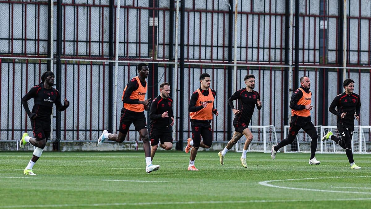 Samsunspor, Beşiktaş Maçı Hazırlıklarını Sürdürüyor: 4 Oyuncu Eksik