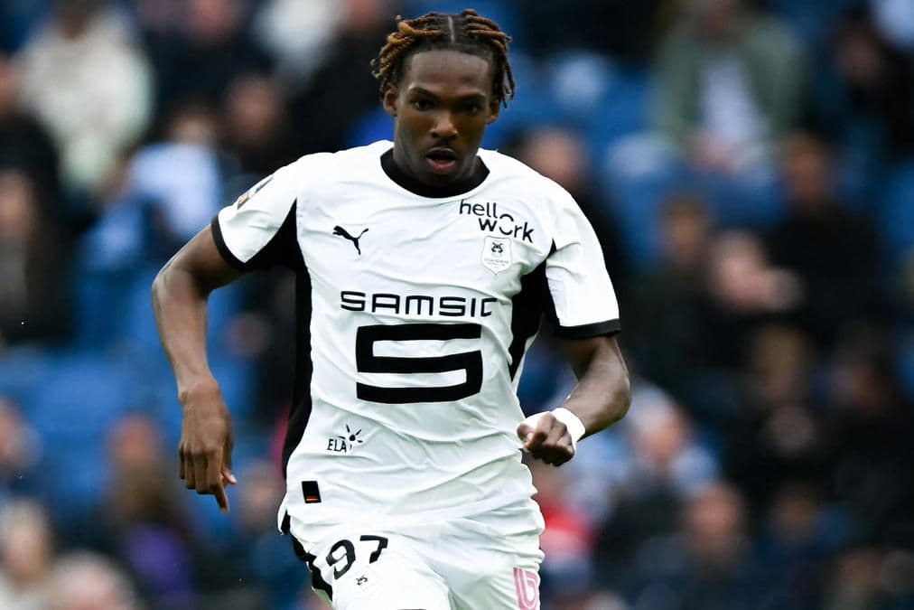 Liverpool, Rennes'ten Genç Stoper Jeremy Jacquet'i Kadrosuna Kattı