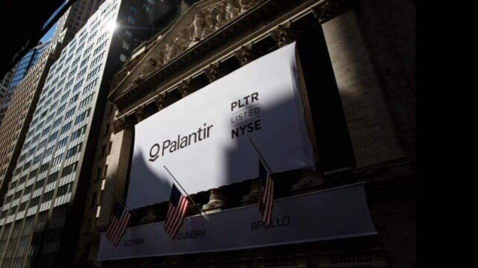 Palantir Technologies'in NYSE'deki binası ve tabelası