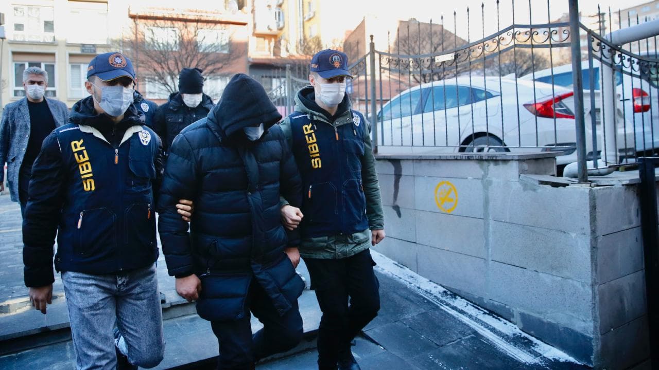 Türkiye Genelinde Yasa Dışı Bahis Operasyonu: 41 İlde 111 Gözaltı, Milyarlarca Liralık Vurgun Ortaya Çıktı