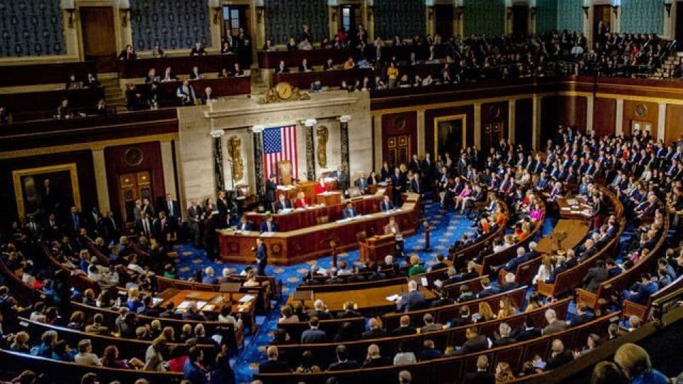 ABD Temsilciler Meclisi'nden Trump'ın İran Yetkilerine Kısıtlama Kararı