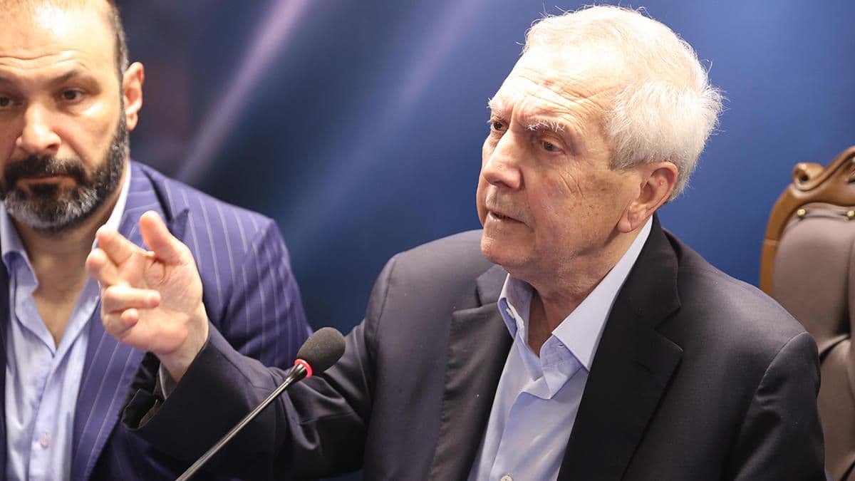 Fenerbahçe Başkanı Aziz Yıldırım'dan Takıma Şampiyonluk Desteği