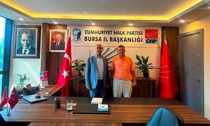 Bursa Nilüfer siyasetinde dikkat çeken gelişme: Taner Hasanoğlu CHP'ye katıldı