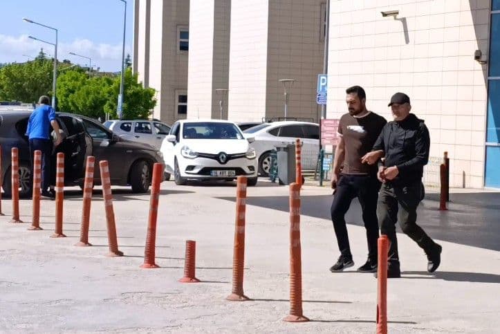 Bursa'da Eski Eşinin Evini Yakmaya Çalışan Şüpheli Yakalandı