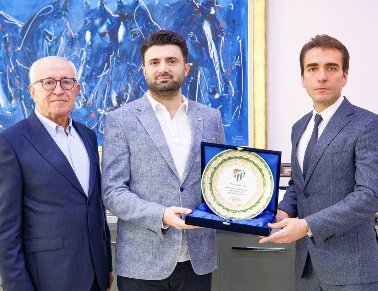 Bursaspor'un 'Yanındayım' Kampanyası 50 Milyon TL'ye Ulaştı: Karkent Tekstil'den Büyük Destek