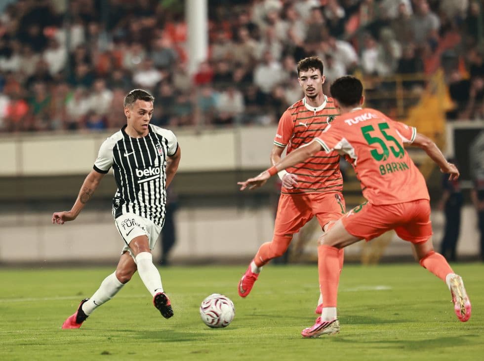 Beşiktaşlı Trossard'dan VAR Tepkisi: "Rakip Bana Tokat Attı"