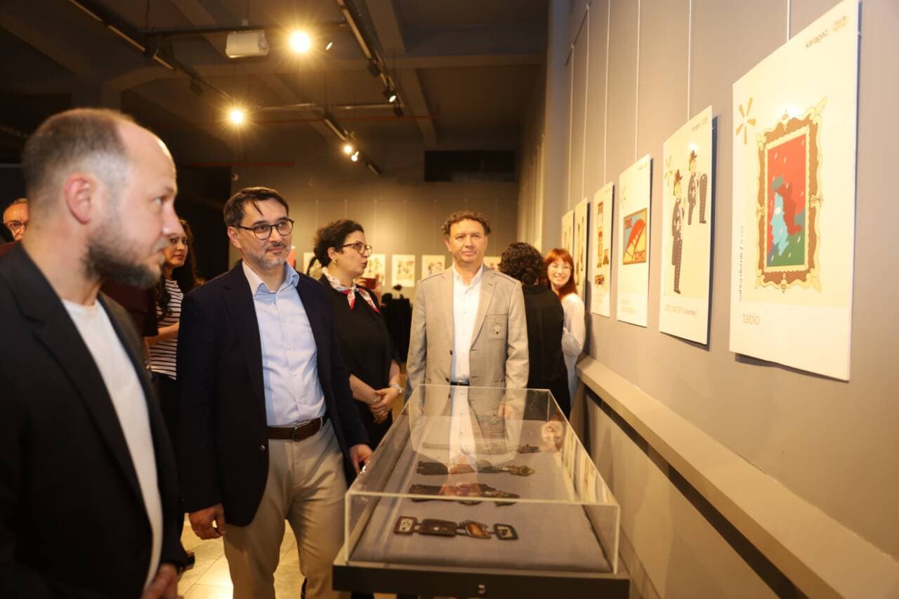 Bursa'da Karagöz Müzesi'nde Gençlerden Anlamlı Sergi ve Gölge Oyunu