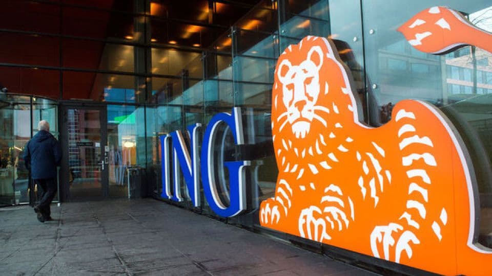 ING bankasının dış cephesi ve logosu.