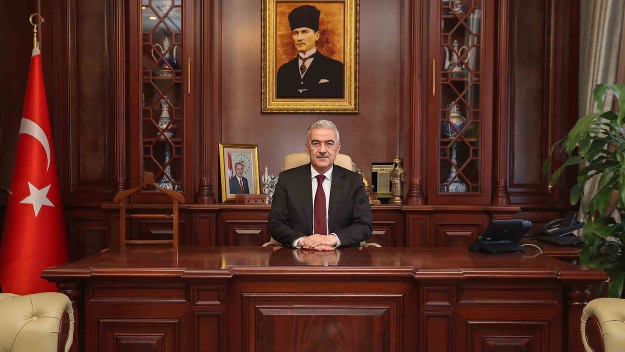 Bursa Valisi Ayyıldız'dan 23 Nisan Mesajı: Çocuklar Geleceğimizin Teminatı