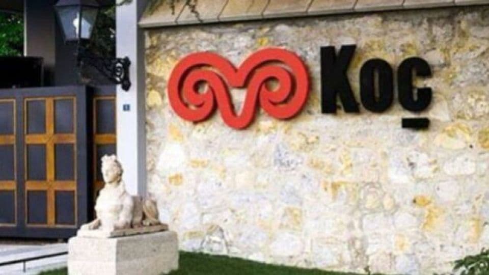 Koç logosu ve binası