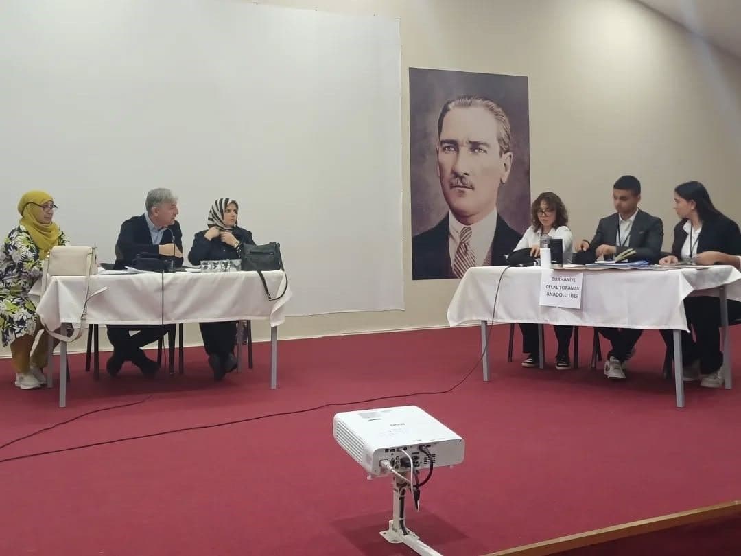 Kuzey Ege'de Gençler İklim İçin Yarıştı: İl Finaline Yükselen Okul Belli Oldu