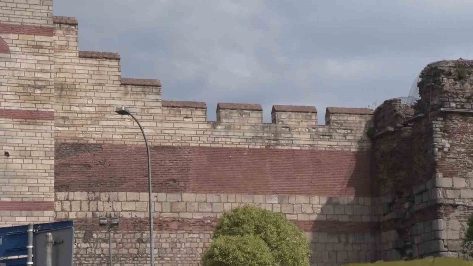Fatih Surlarında Şüpheli Durum: Polis İhbarla Cinayet Girişimini Önledi