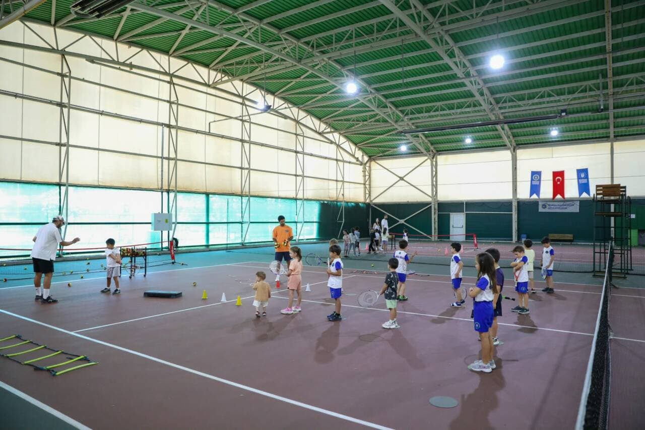 Bursa Büyükşehir Belediyesi Yaz Spor Okulları Binlerce Çocuğu Sporla Buluşturdu