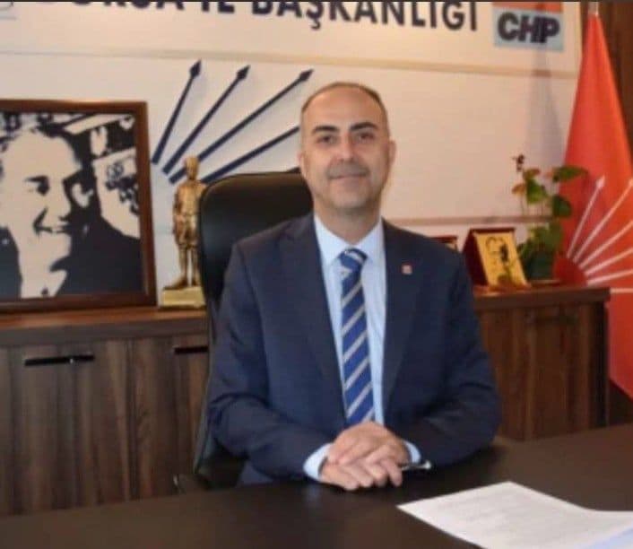 CHP Bursa İl Başkanlığı'nda Kritik Görev Değişimi: Turgut Özkan Ayrıldı, Deniz Baykal Atandı