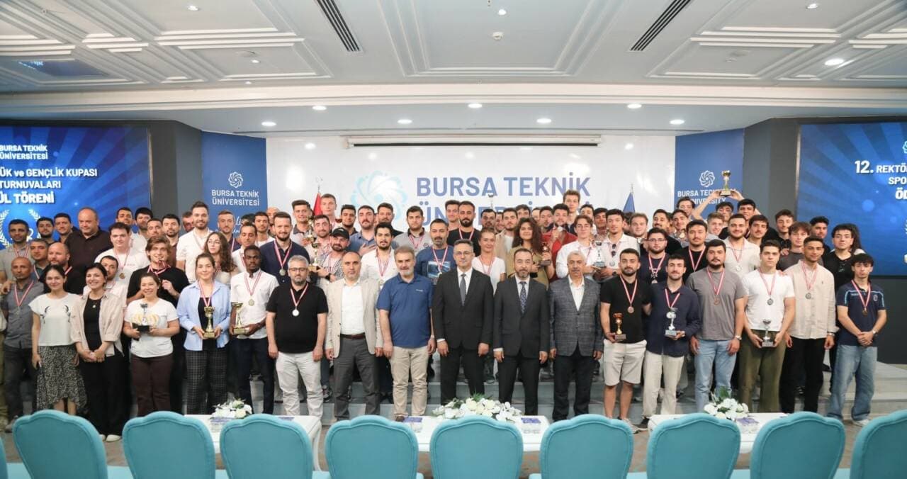 Bursa Teknik Üniversitesi'nde Geleneksel Spor Turnuvaları Ödül Töreni Yapıldı