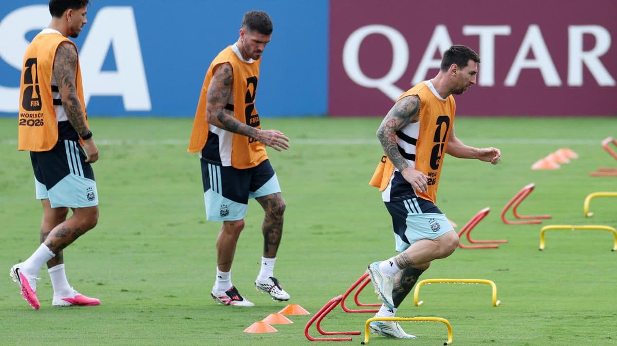 Arjantin, Dünya Kupası Yarı Finali Öncesi Son Antrenmanını Tamamladı: Messi ve De Paul Odakta