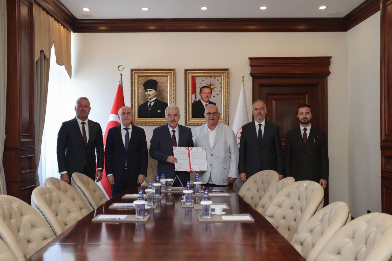 Bursa Karacabey'e Yeni Aile Sağlığı Merkezi: Hayırsever Osman Bektaş'tan Bağış