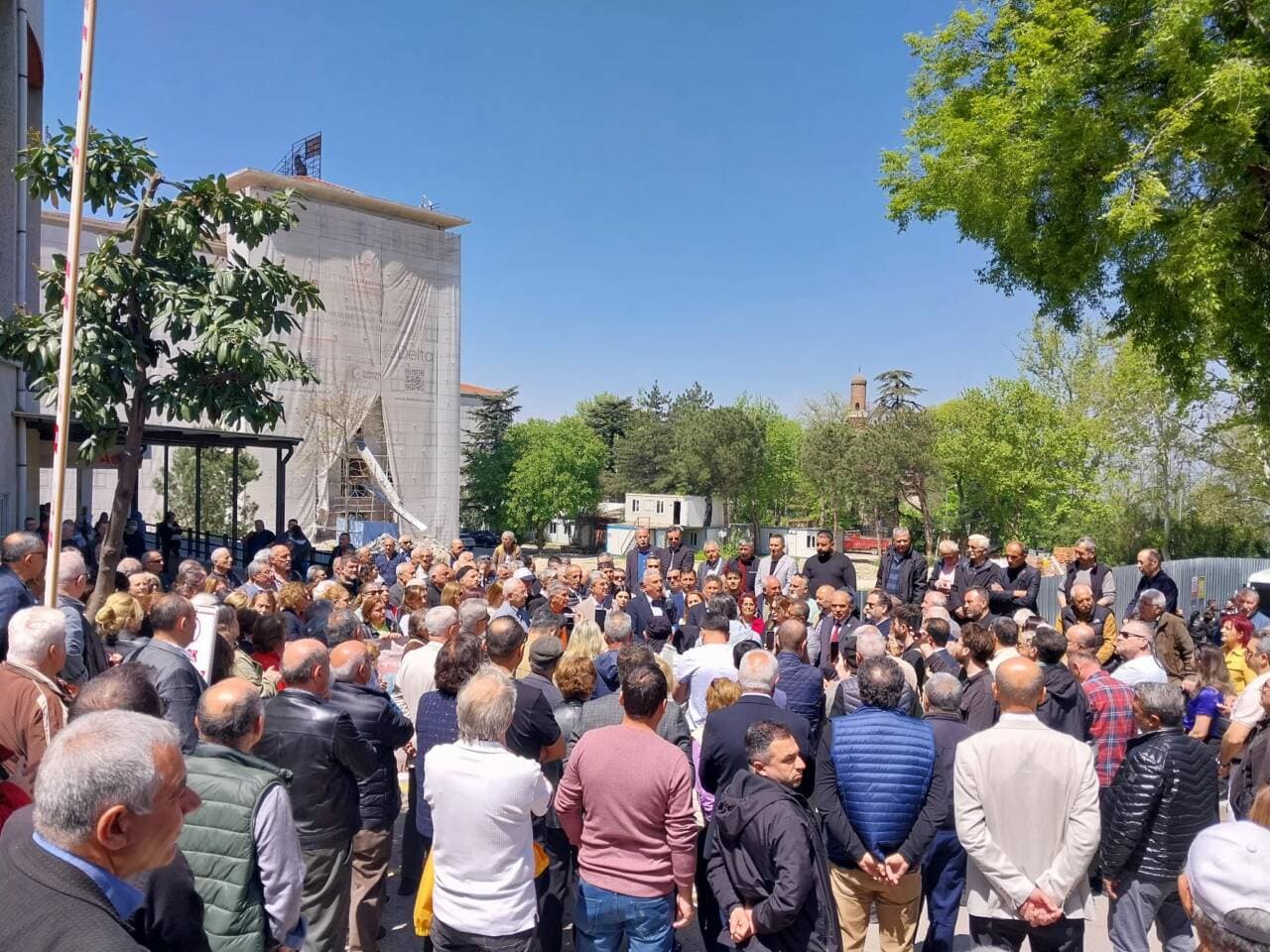 CHP Bursa'dan Memleket Hastanesi Önünde Protesto: Siyasi Süreçler ve Sağlık Politikaları Eleştirildi