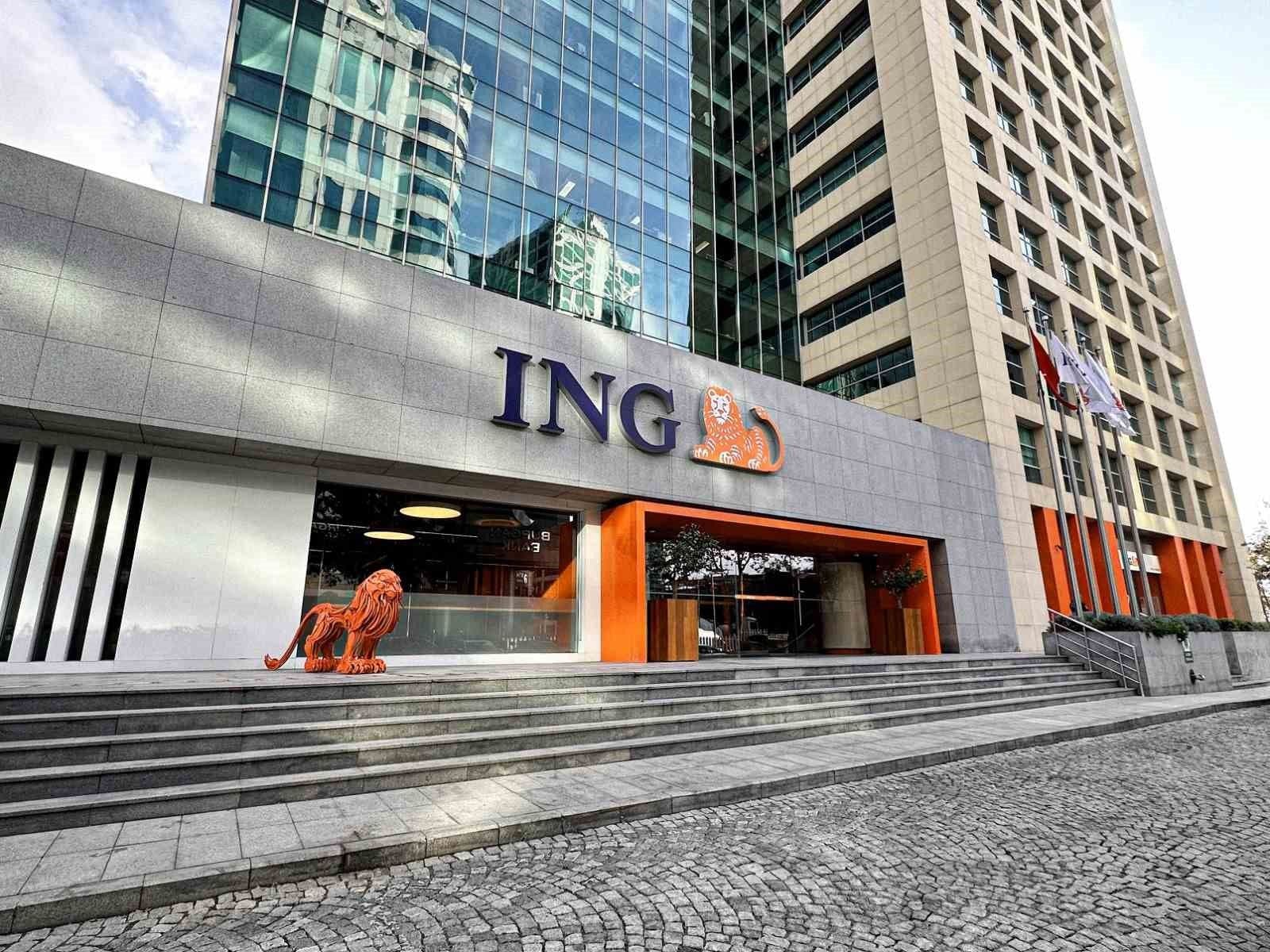 ING Bankası genel merkez binasının dış cephesi ve logosu.