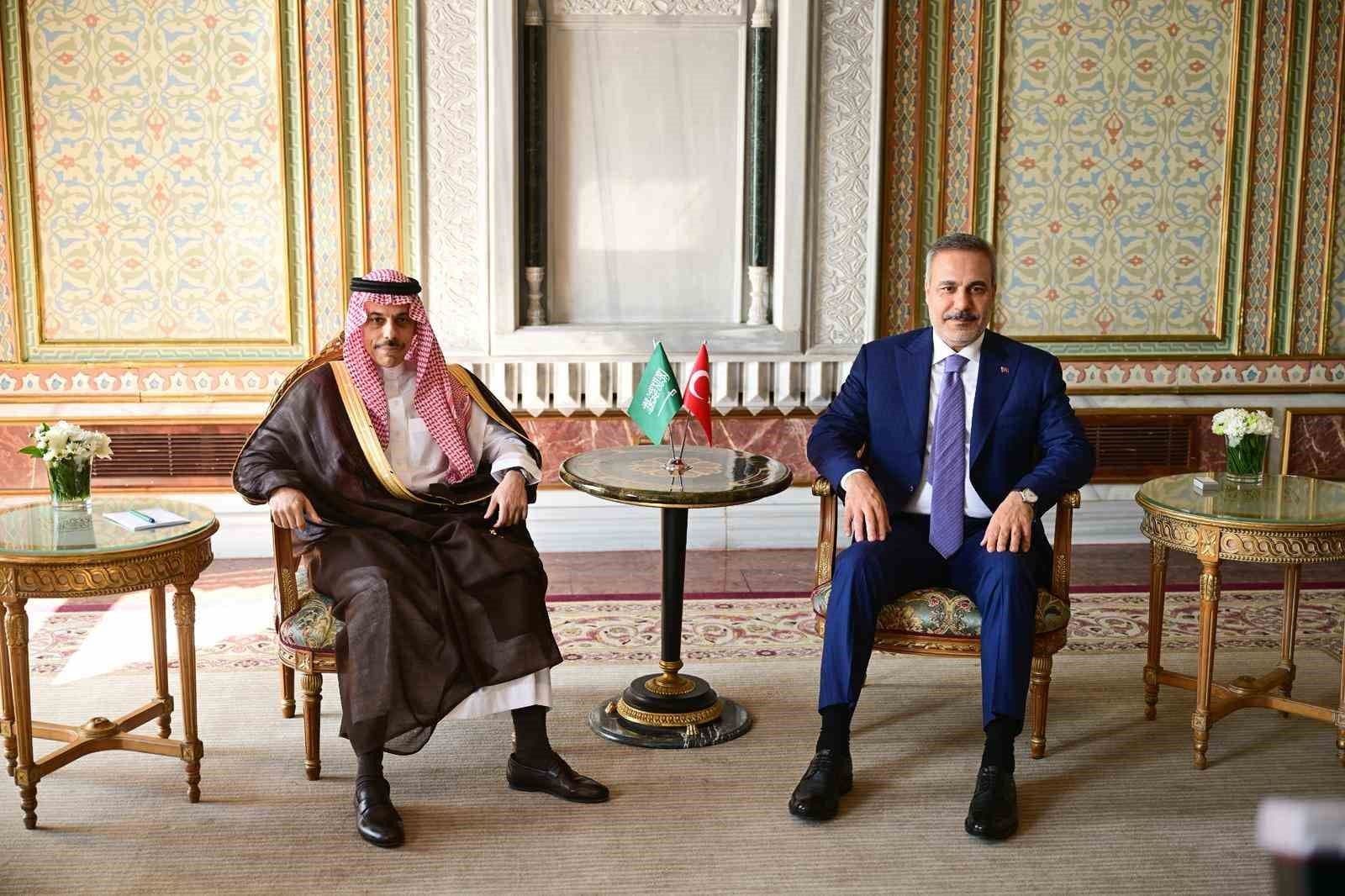 Dışişleri Bakanı Hakan Fidan, Suudi Arabistanlı Mevkidaşıyla Mekke Ortak Savunma Anlaşması Kapsamında Bir Araya Geldi