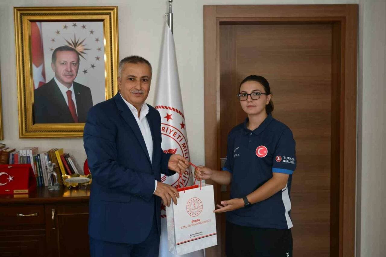 Bursalı Milli Okçu Fatma Nisa Gökdemir Avrupa Şampiyonu Oldu