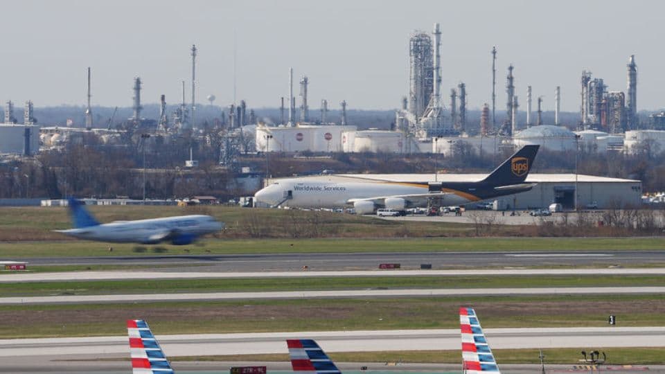 Havayolu Sektörü, Petrol Fiyatlarındaki Düşüşe Rağmen Yakıt Maliyetleriyle Mücadele Ediyor