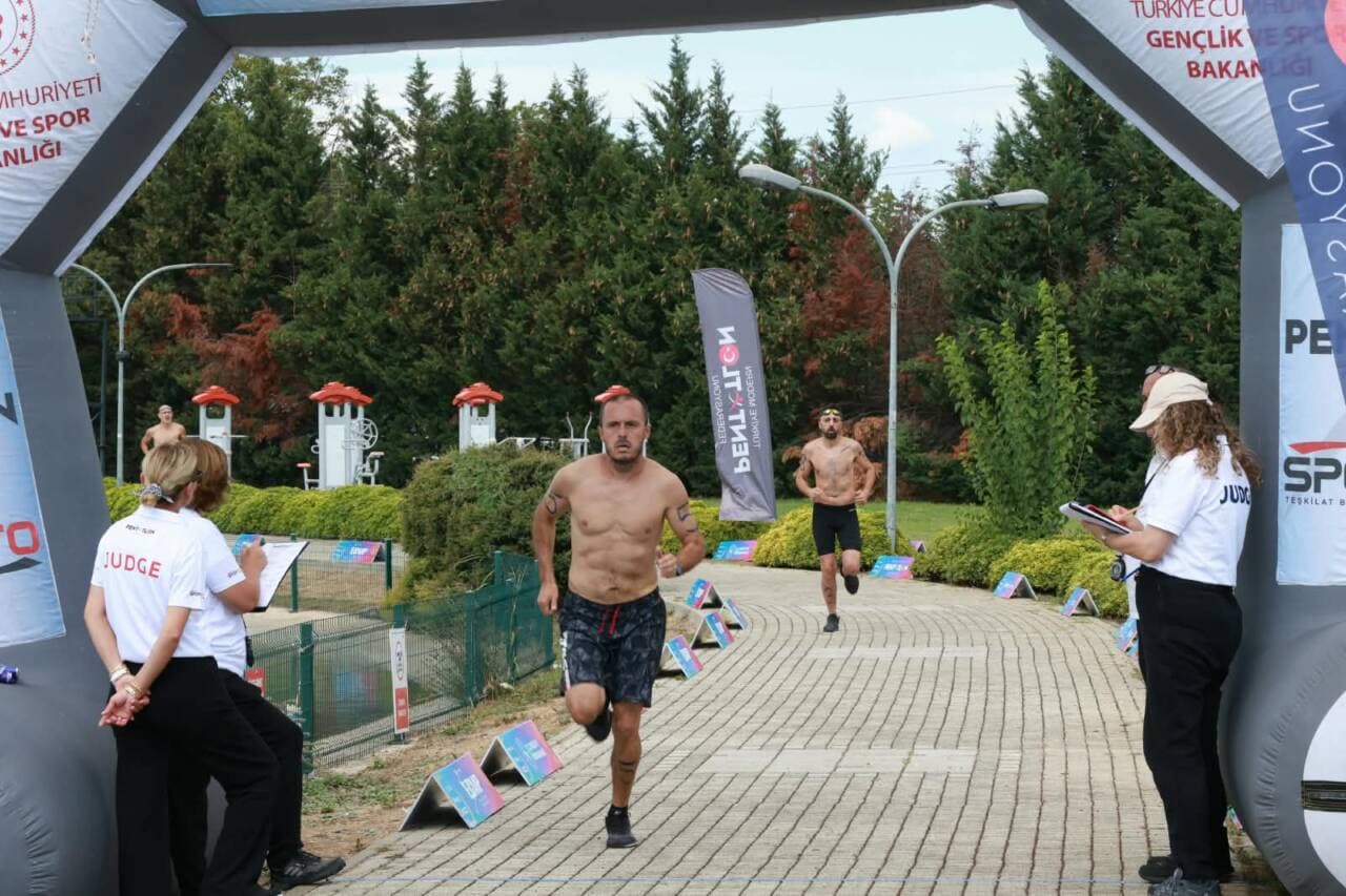 Bursa'da Triathle Yarışları Tamamlandı: Osmangazi Belediyespor'dan Büyük Başarı