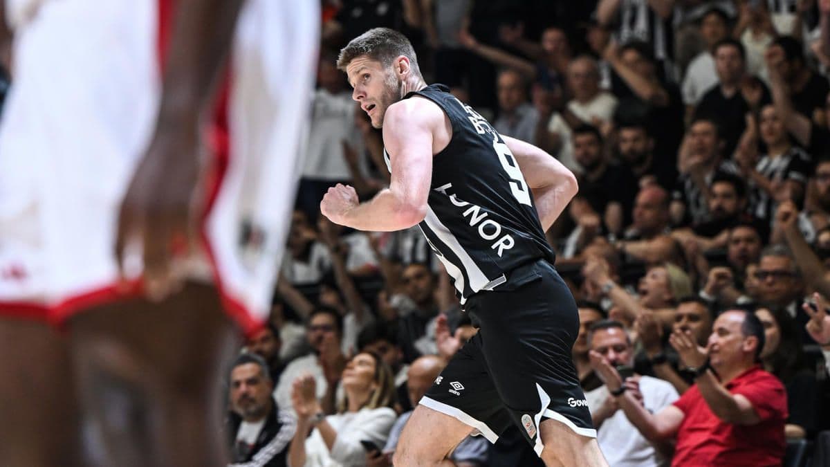 Beşiktaş, Conor Morgan'ın sözleşmesini uzattı