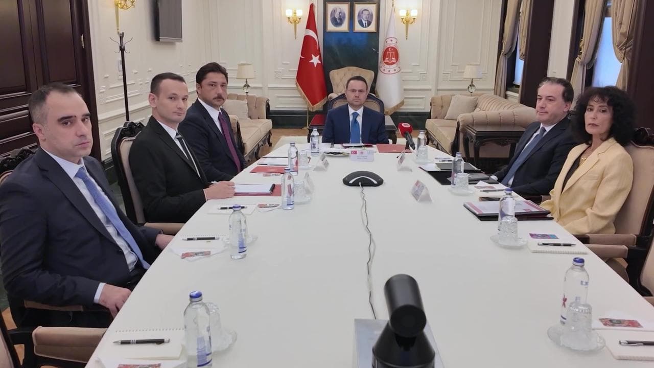 Adalet Bakanı Gürlek, Yunanistan ile Suçluların İadesi Konusunu Ele Aldı