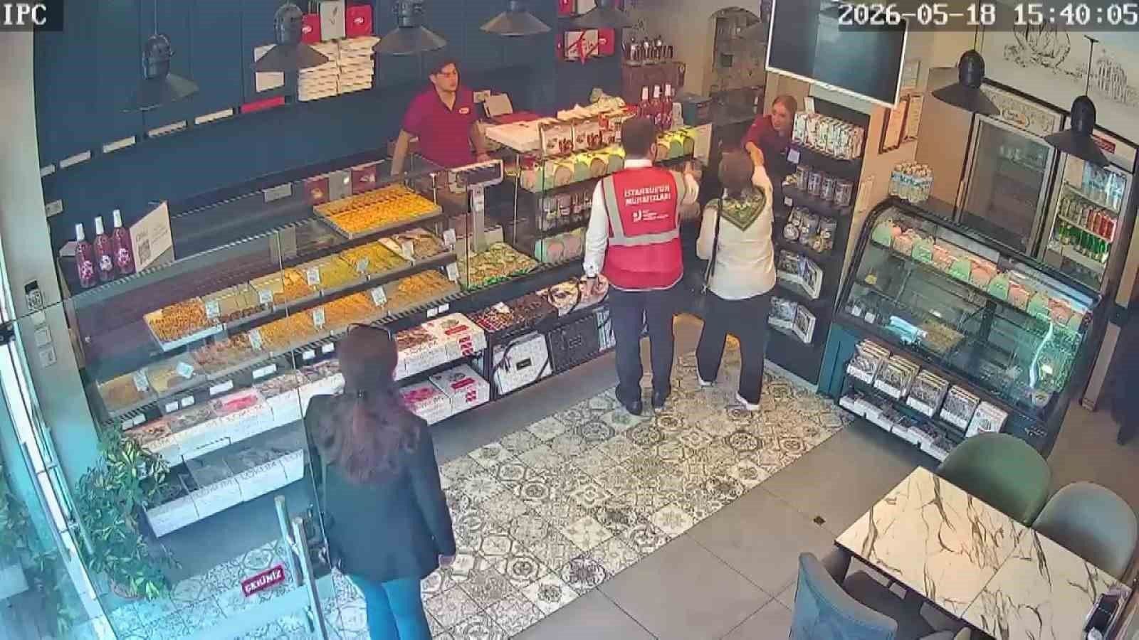 Üsküdar'da Tartışma Yaratan İddia: Esnafa 'Selam Vermedi' Diye Zabıta Cezası