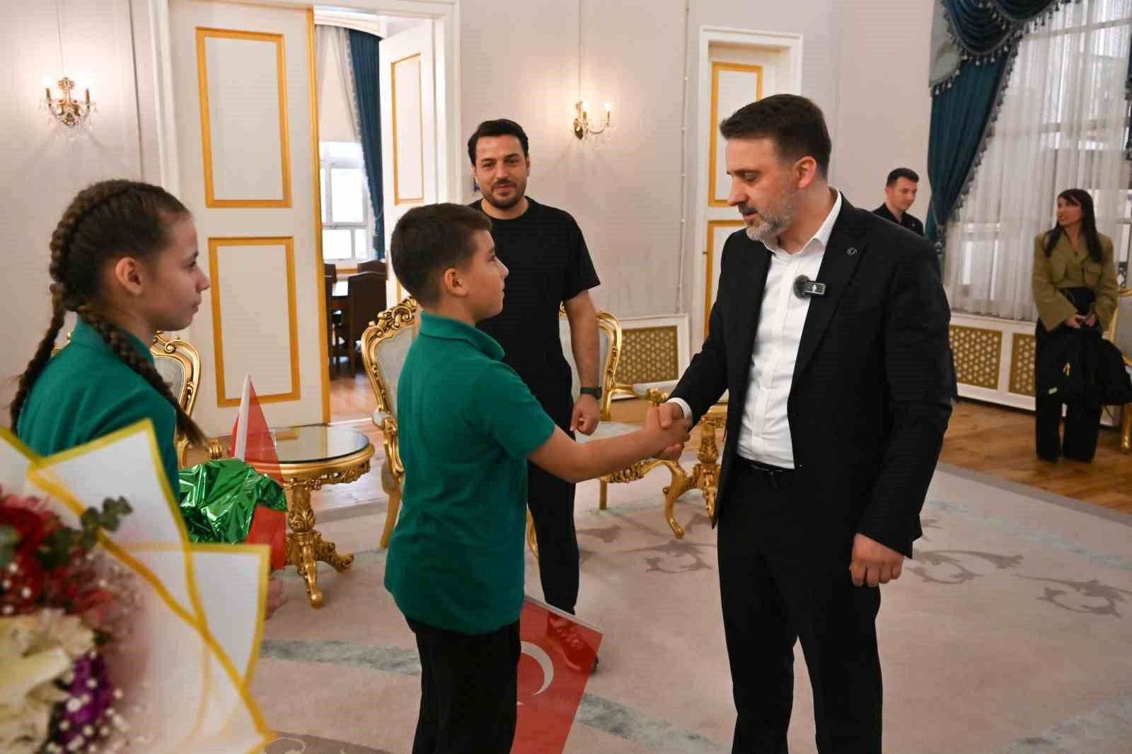 Bursa Büyükşehir'de 23 Nisan Coşkusu: Başkanlık Koltuğu Çocukların Oldu