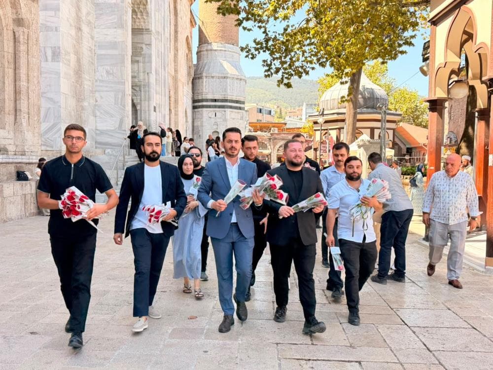 AK Parti Bursa Gençlik Kolları'ndan Mevlid Kandili'nde Anlamlı Etkinlikler