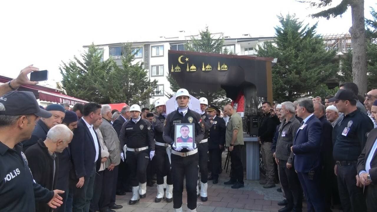 Tekne Kazasında Şehit Düşen Gazi Polis Memuru Numan Şen, Samsun'da Toprağa Verildi