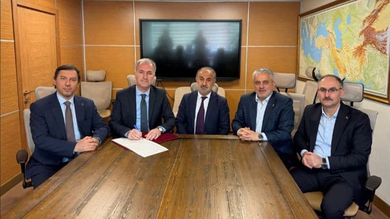 İnegöl'e Yeni Stadyum İçin İmzalar Atıldı: Kapasite 9 Bin 254